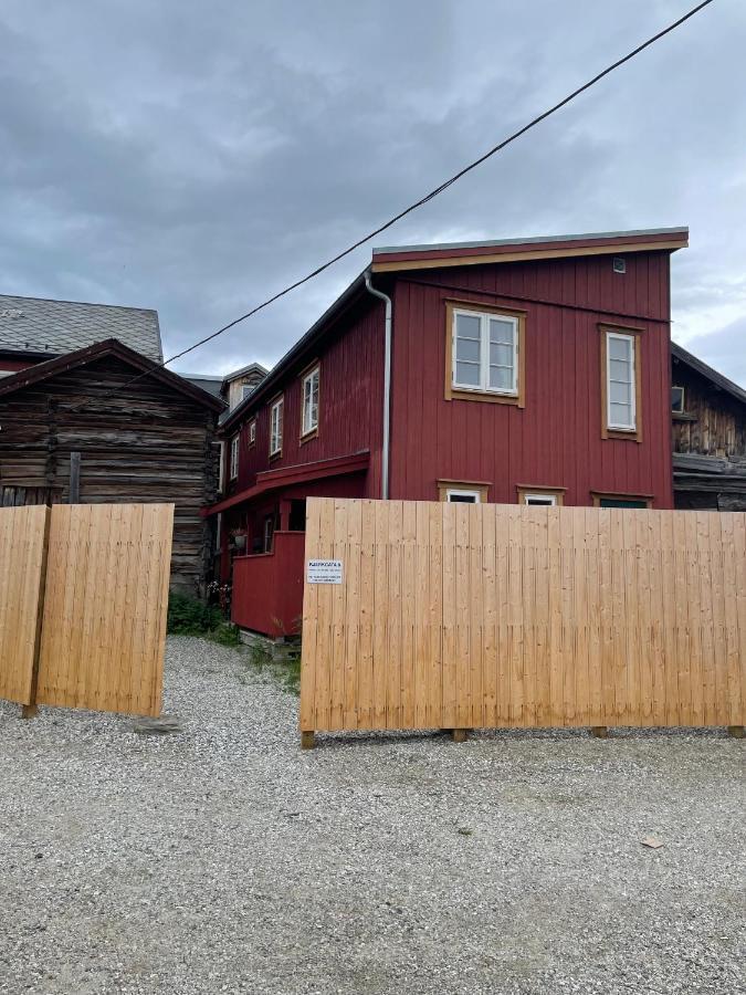 Kjerkgata 6 - Midt I Roros Sentrum Røros Exterior foto